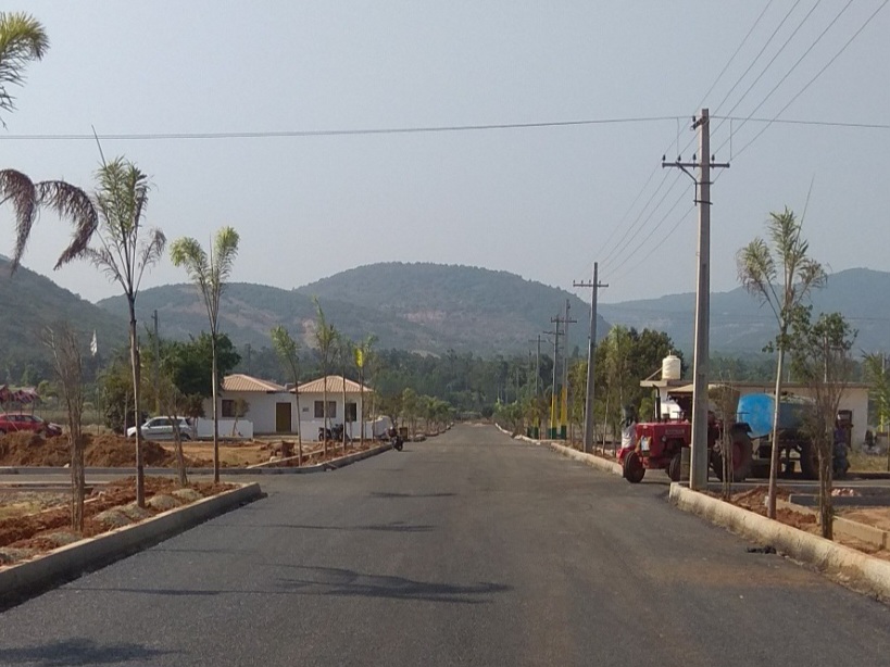 Plots in Tarluvada area with good road connectivity