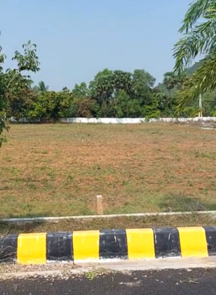 VUDA plots in Tarluvada with developed roadside infrastructure