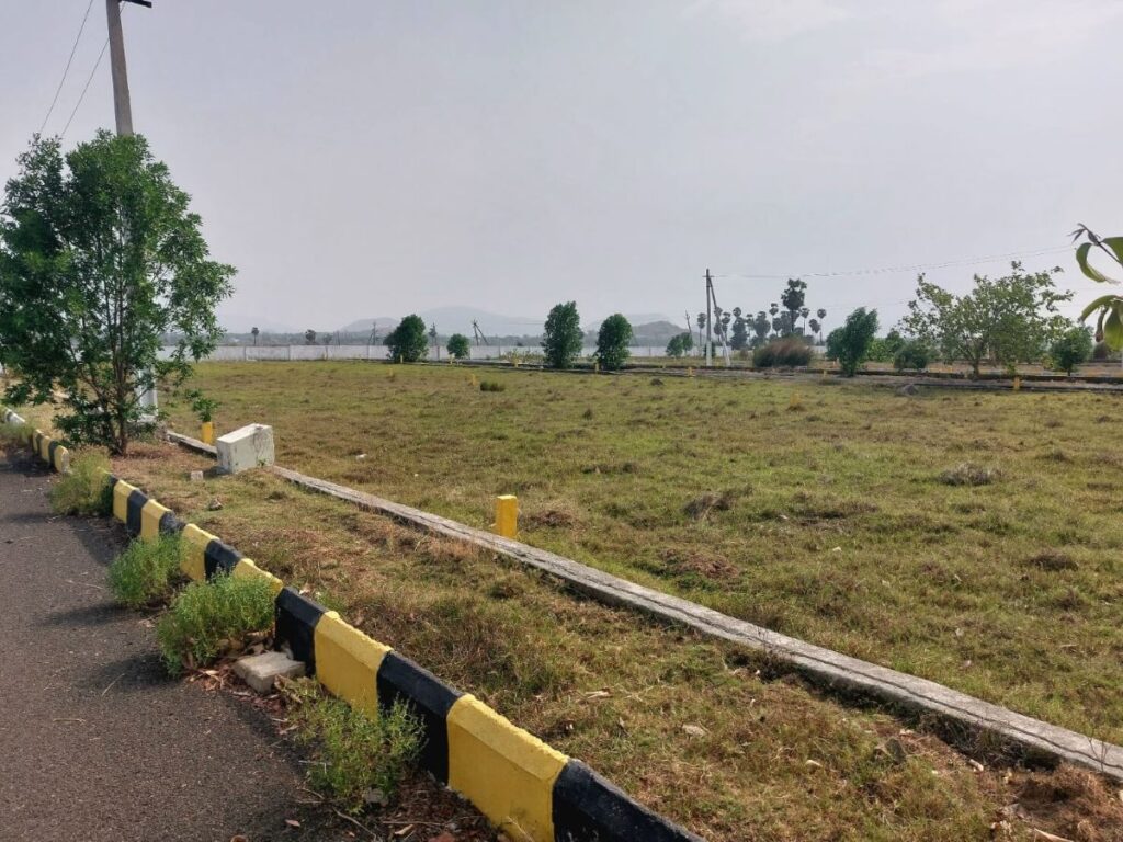 Developed VMRDA Approved layout in Vizag with open plots and internal roads