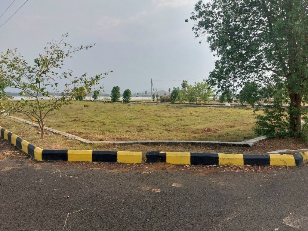 VUDA approved sites in Vizag showing a developed VMRDA approved residential layout with internal roads and infrastructure.